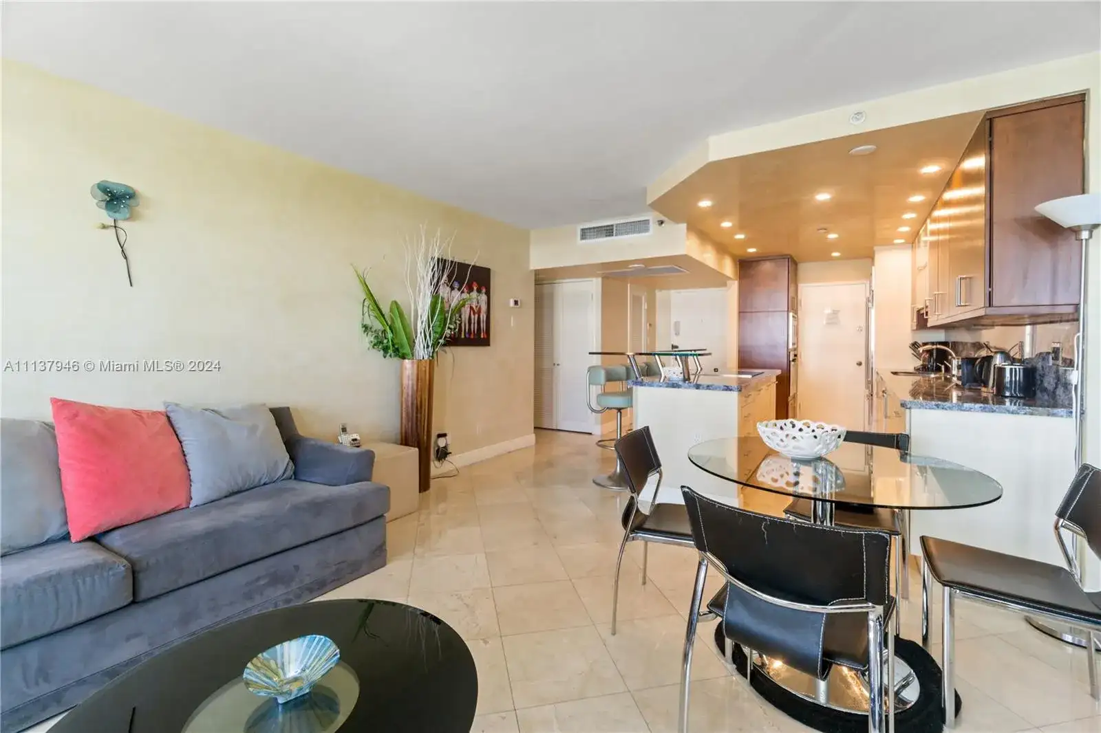 100 Lincoln Rd # 1533, Miami Beach FL 33139 photo 2