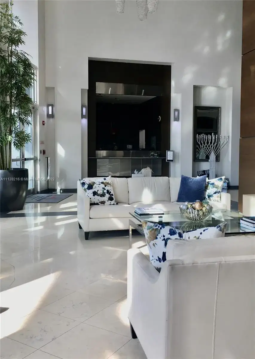 1155 Brickell Bay Dr # 605, Miami FL 33131 photo 4
