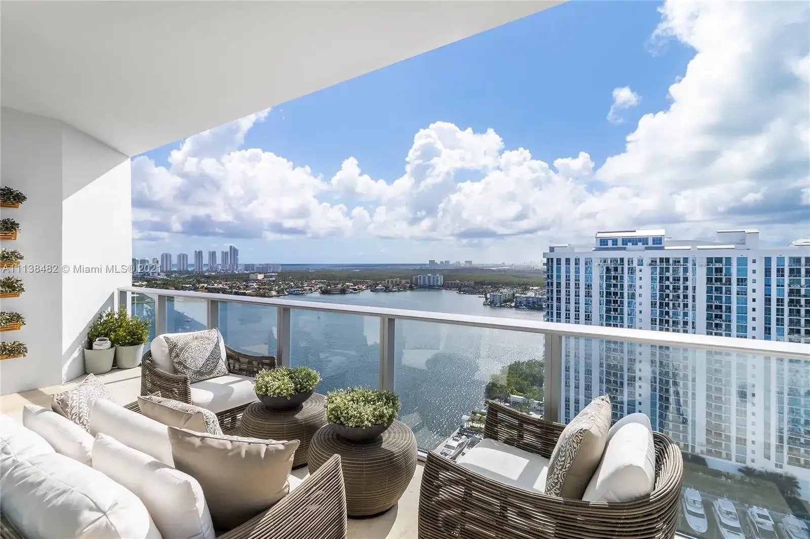 17301 Biscayne Blvd # 5, North Miami Beach FL 33160 photo 2
