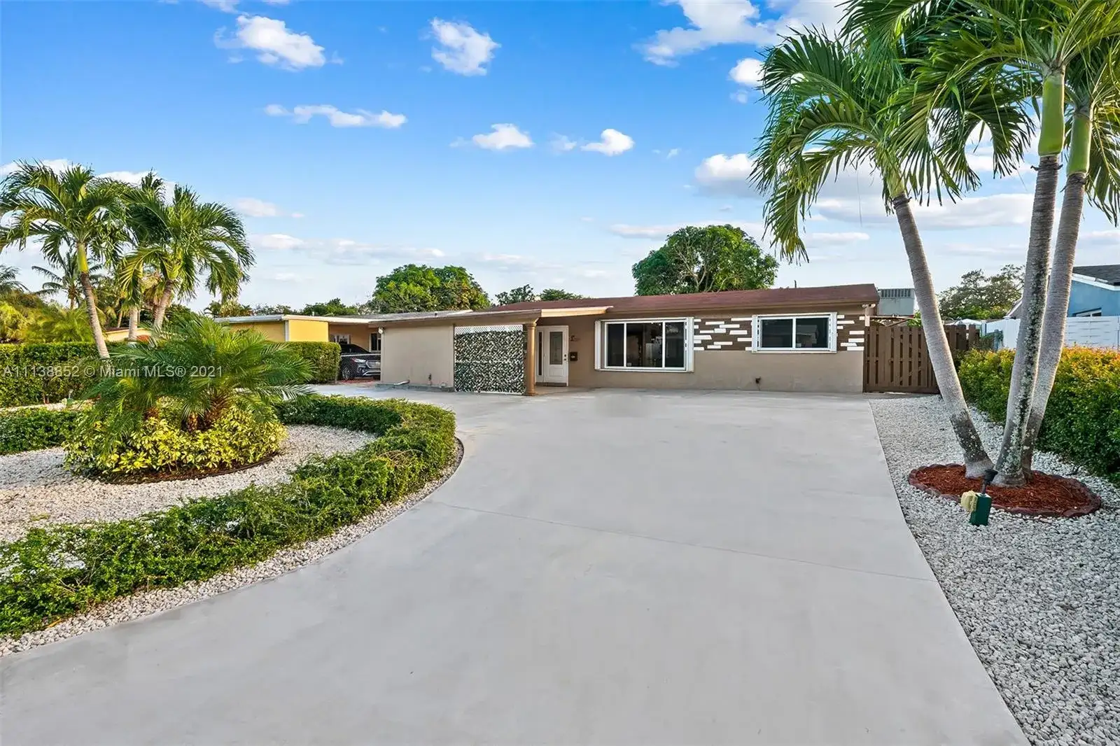 6450 Mckinley St, Hollywood FL 33024 photo 2