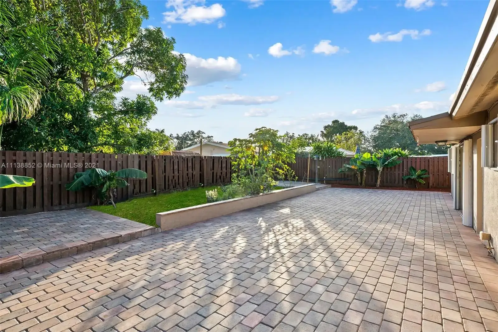 6450 Mckinley St, Hollywood FL 33024 photo 4
