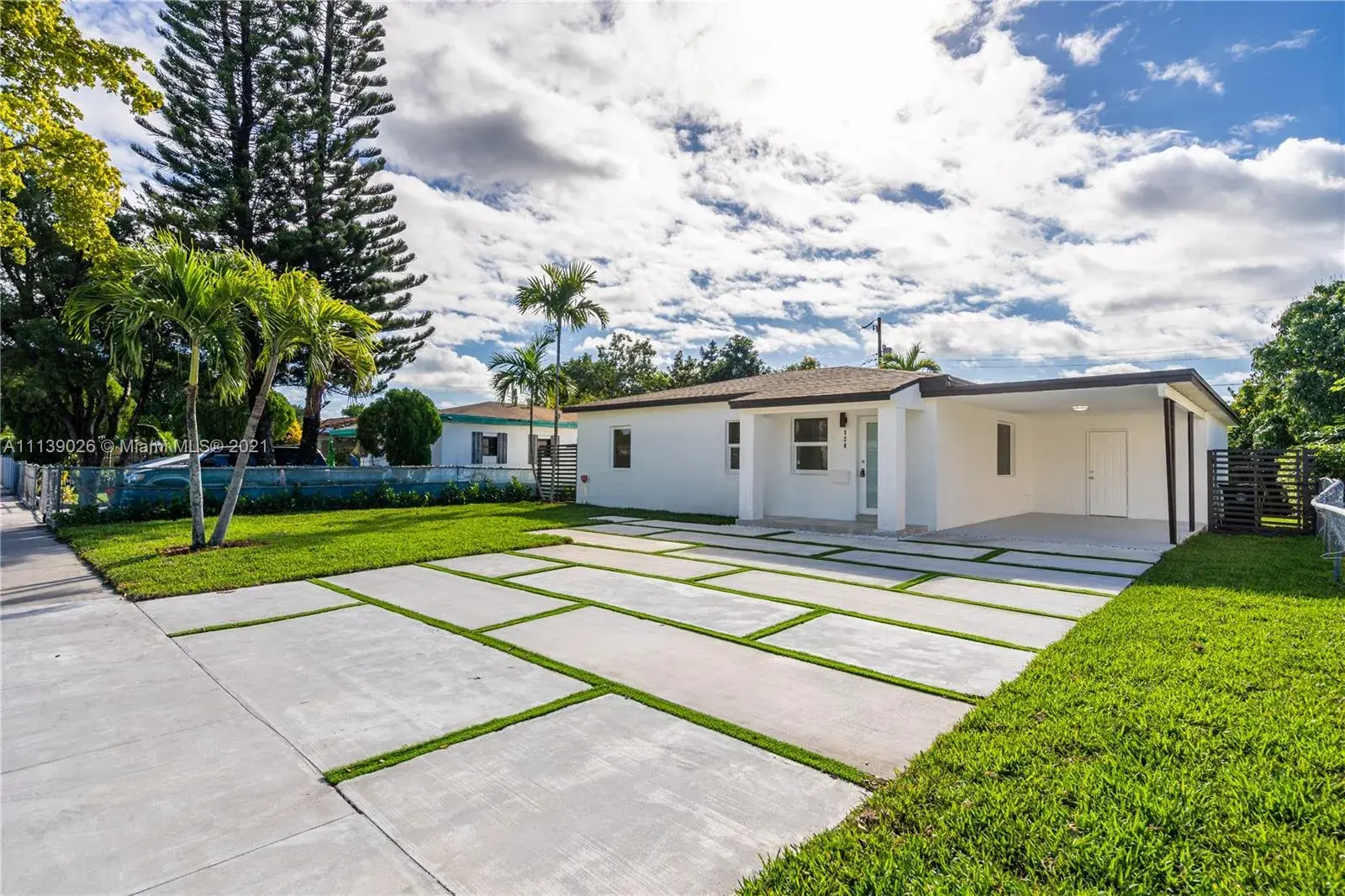 920 NE 159th St, North Miami Beach FL 33162