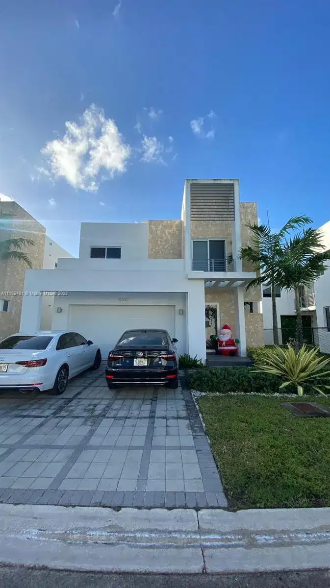 10330 NW 68th St, Doral FL 33178 photo 4
