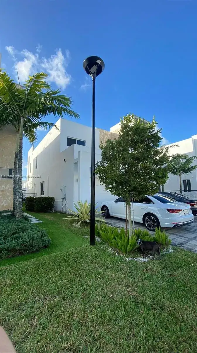 10330 NW 68th St, Doral FL 33178 photo 5