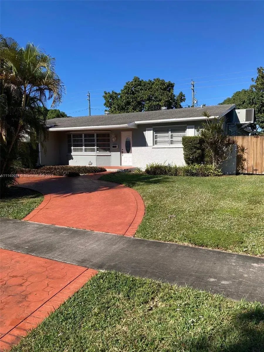5117 Washington St, Hollywood FL 33021