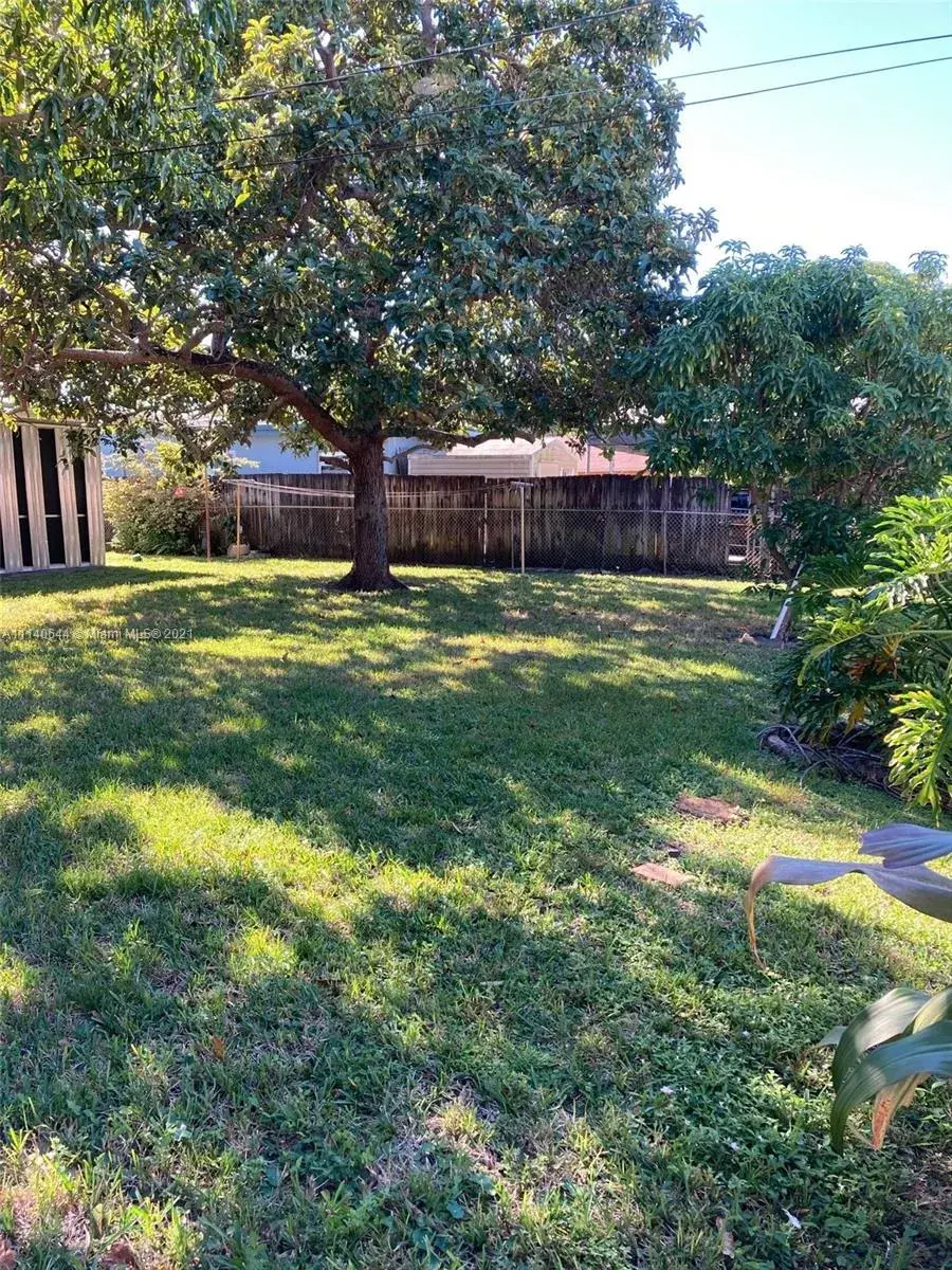 5117 Washington St, Hollywood FL 33021