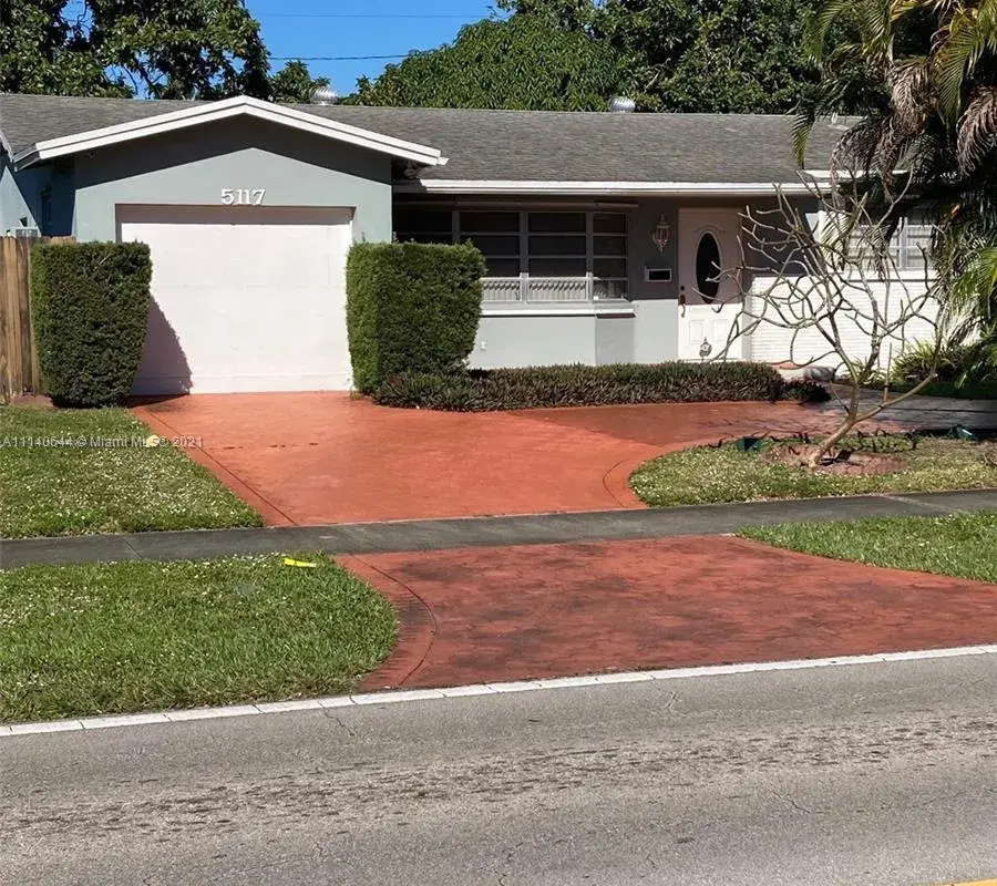5117 Washington St, Hollywood FL 33021