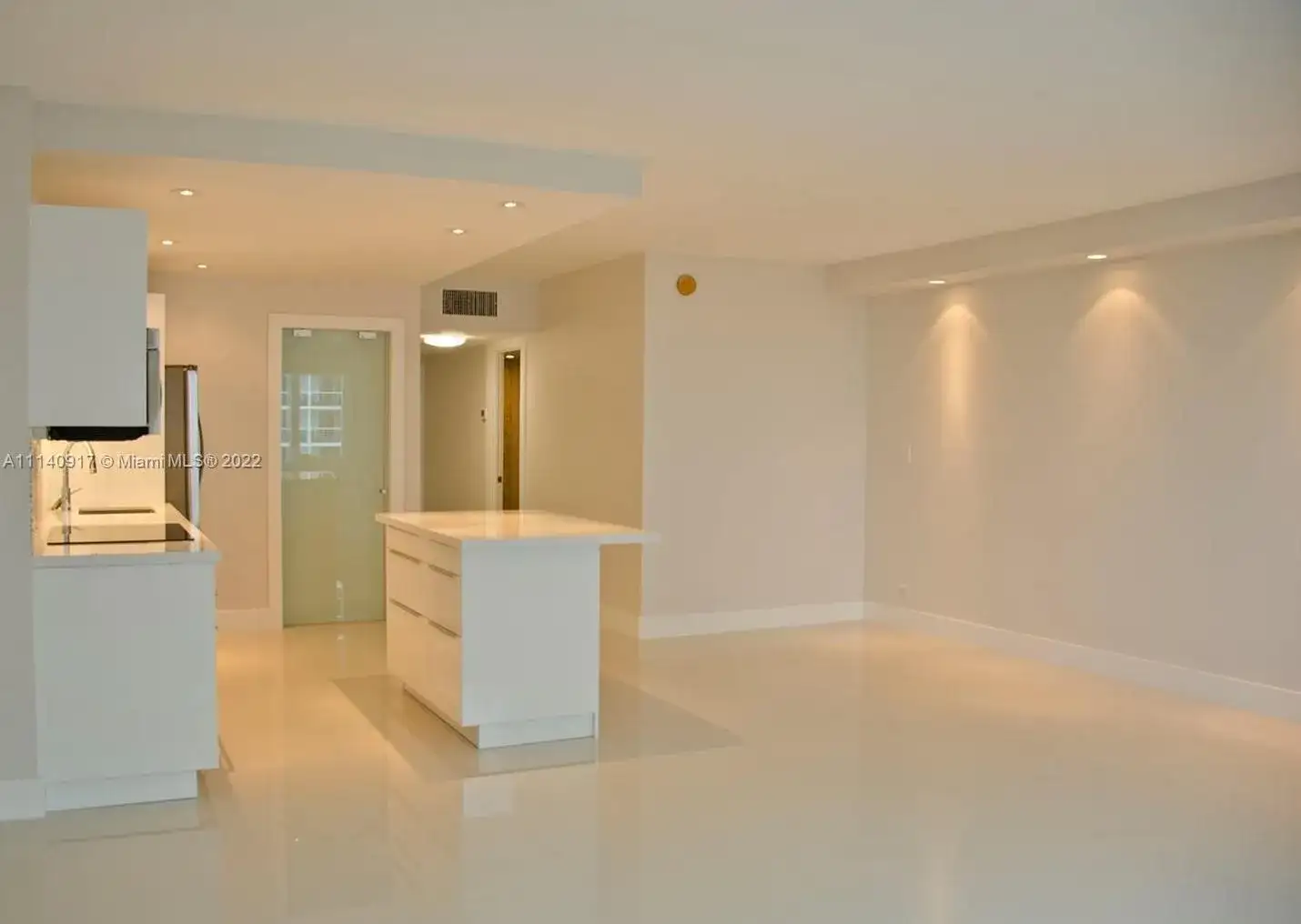 2301 Collins Ave # 912, Miami Beach FL 33139 photo 3