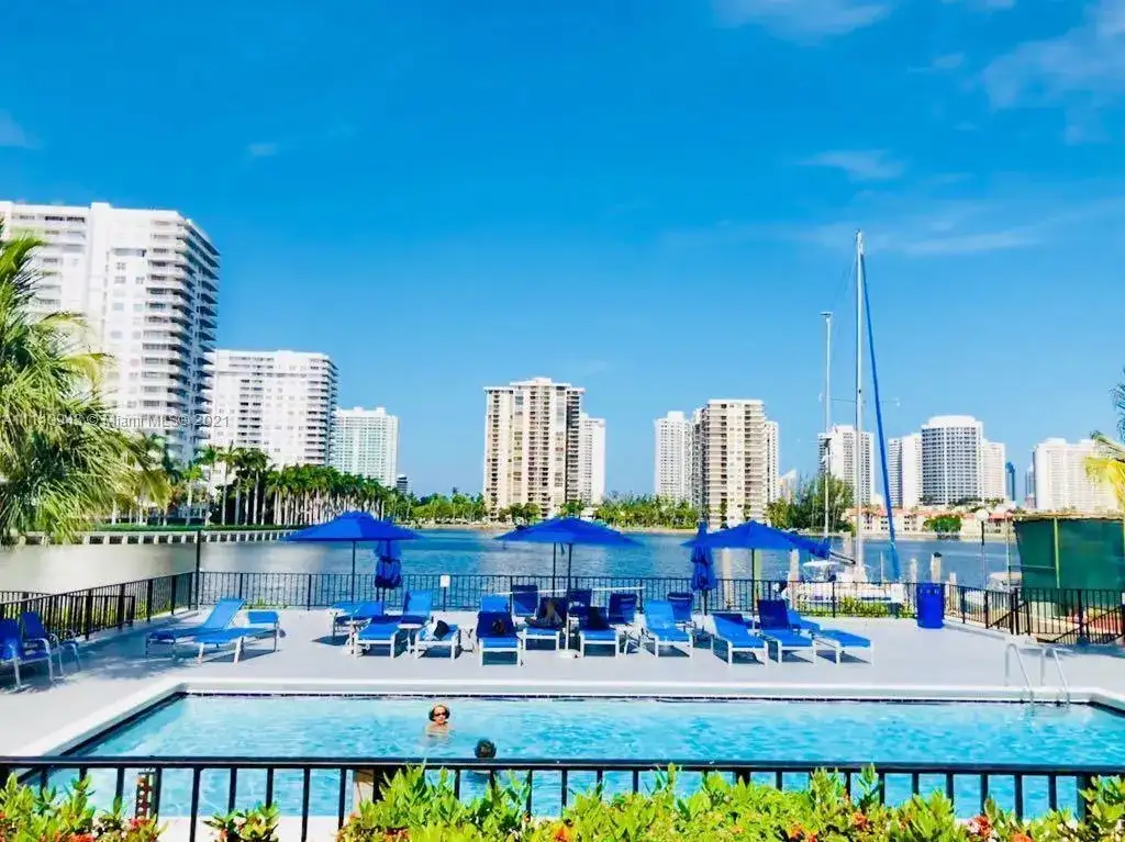 2750 NE 183rd St # 1610, Aventura FL 33160 photo 5