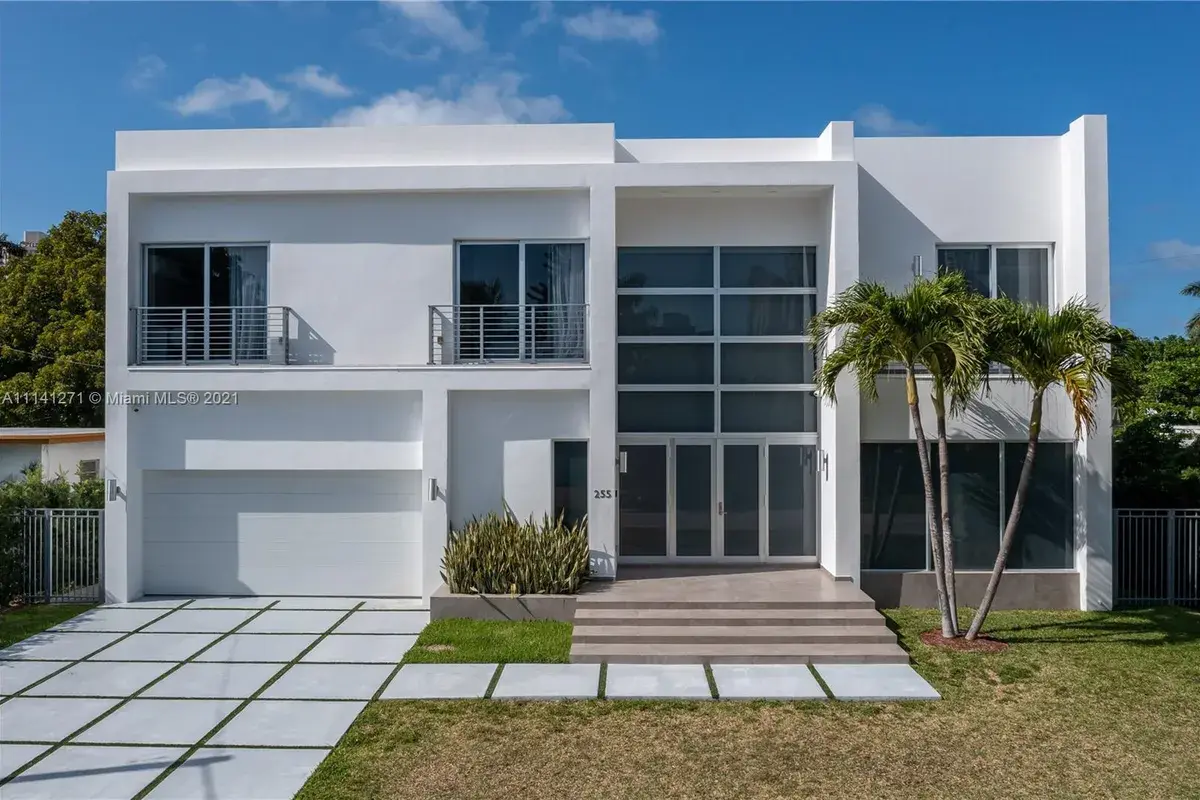 255 189th Ter, Sunny Isles Beach FL 33160