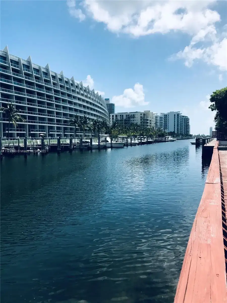 2965 NE 185th St # 1514, Aventura FL 33180 photo 3