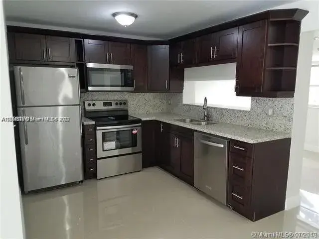 5620 Freedom St, Hollywood FL 33021