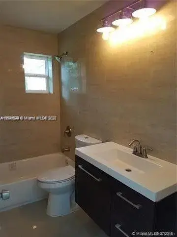 5620 Freedom St, Hollywood FL 33021