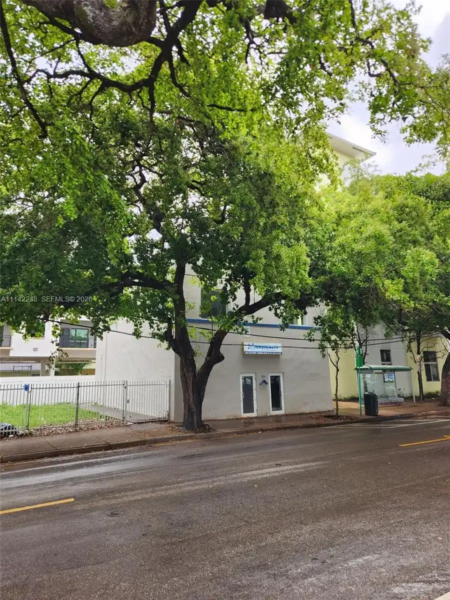 1525-27 NW 3rd Ave, Miami FL 33136