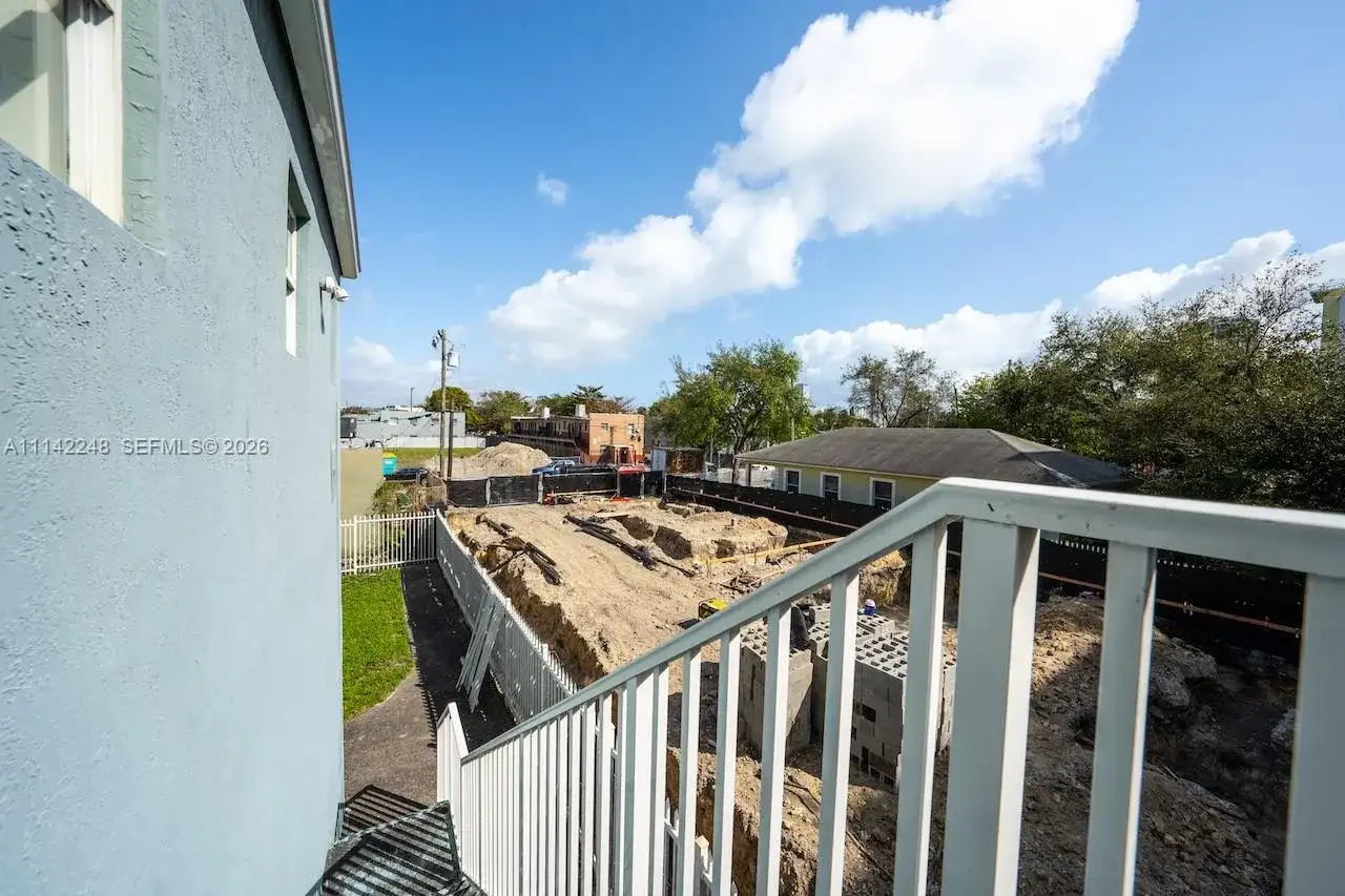 1525 NW 3rd Ave, Miami FL 33136 photo 5