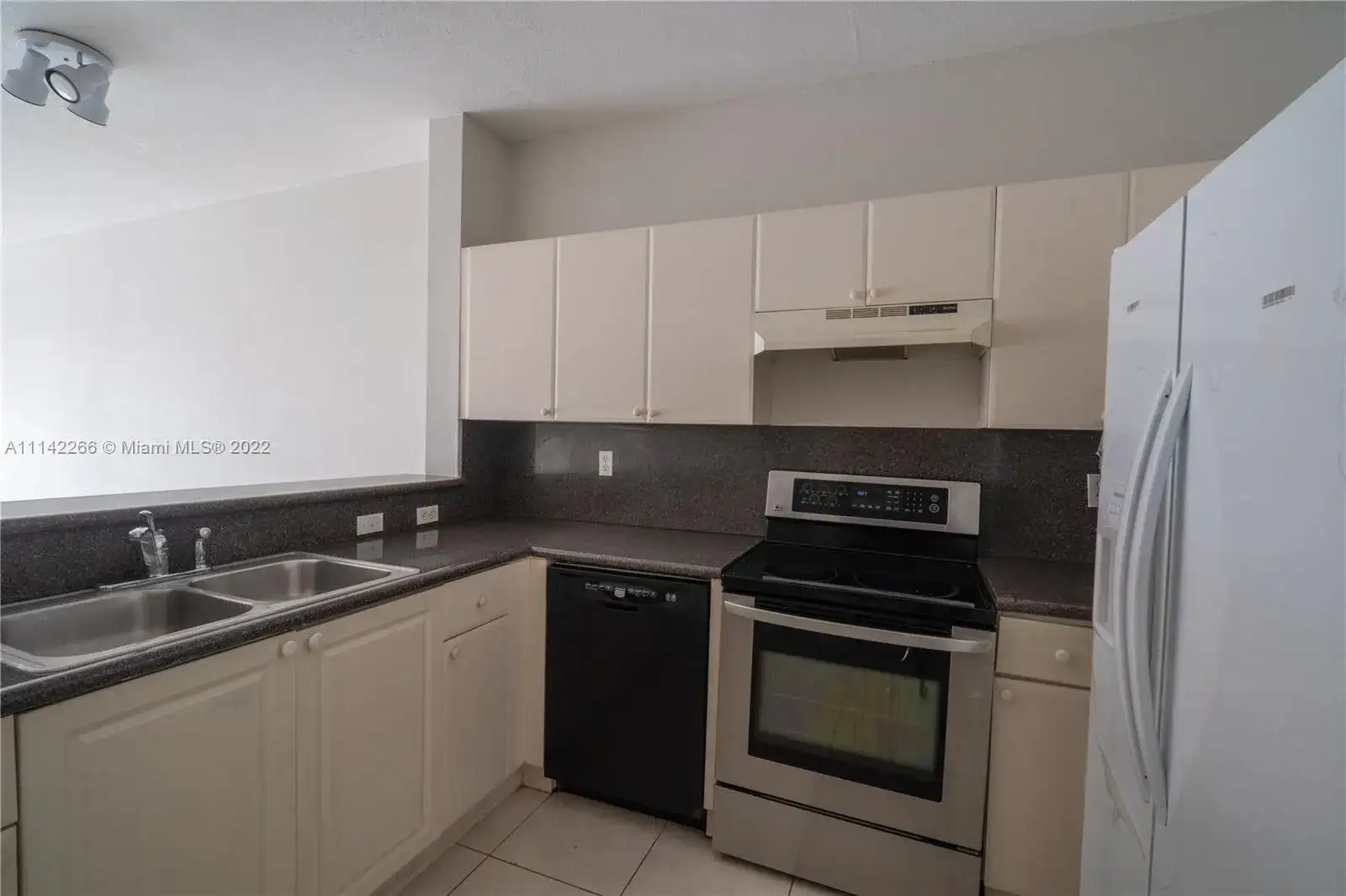 7080 NW 177th St # 13, Hialeah FL 33015 photo 5