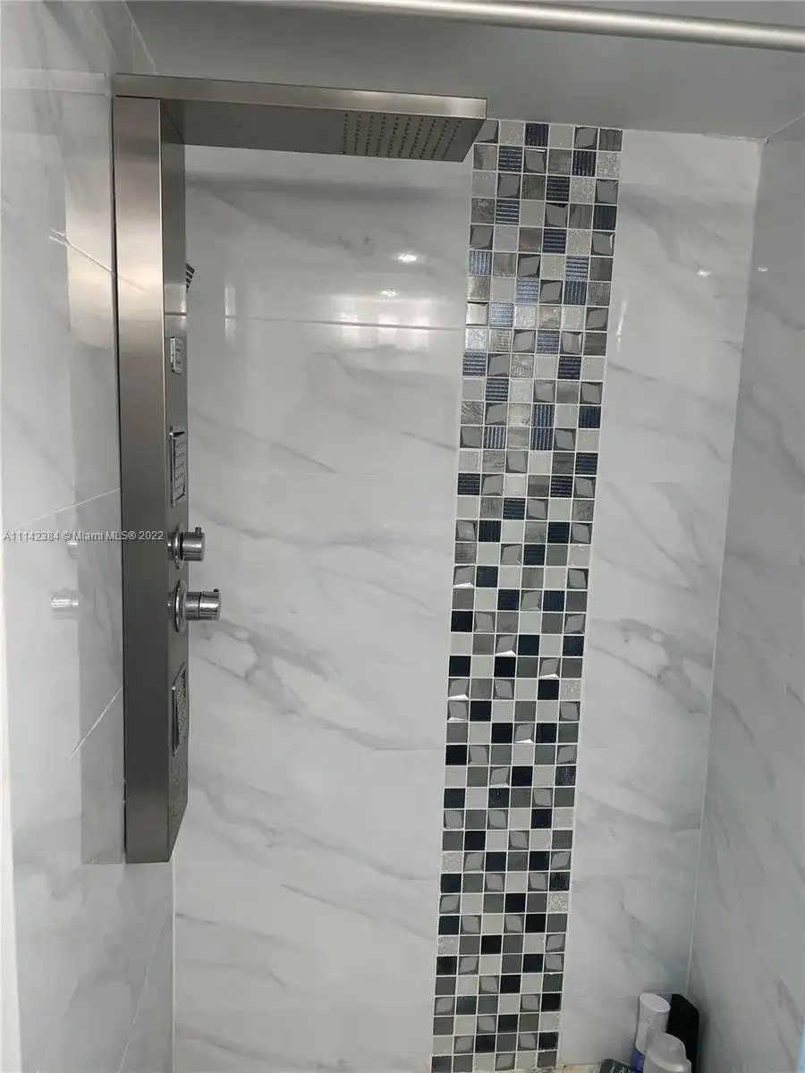 18071 Biscayne Blvd # 804, Aventura FL 33160 photo 3