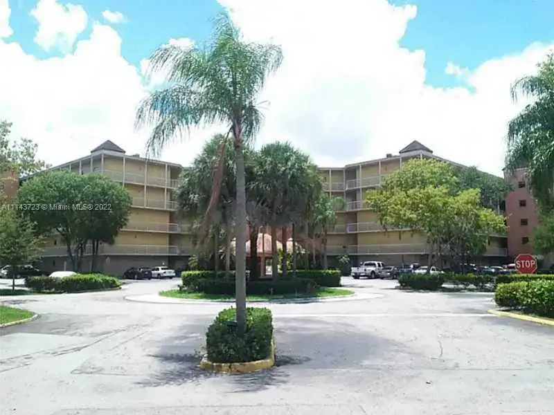 8290 Lake Dr # 302, Doral FL 33166 photo 2