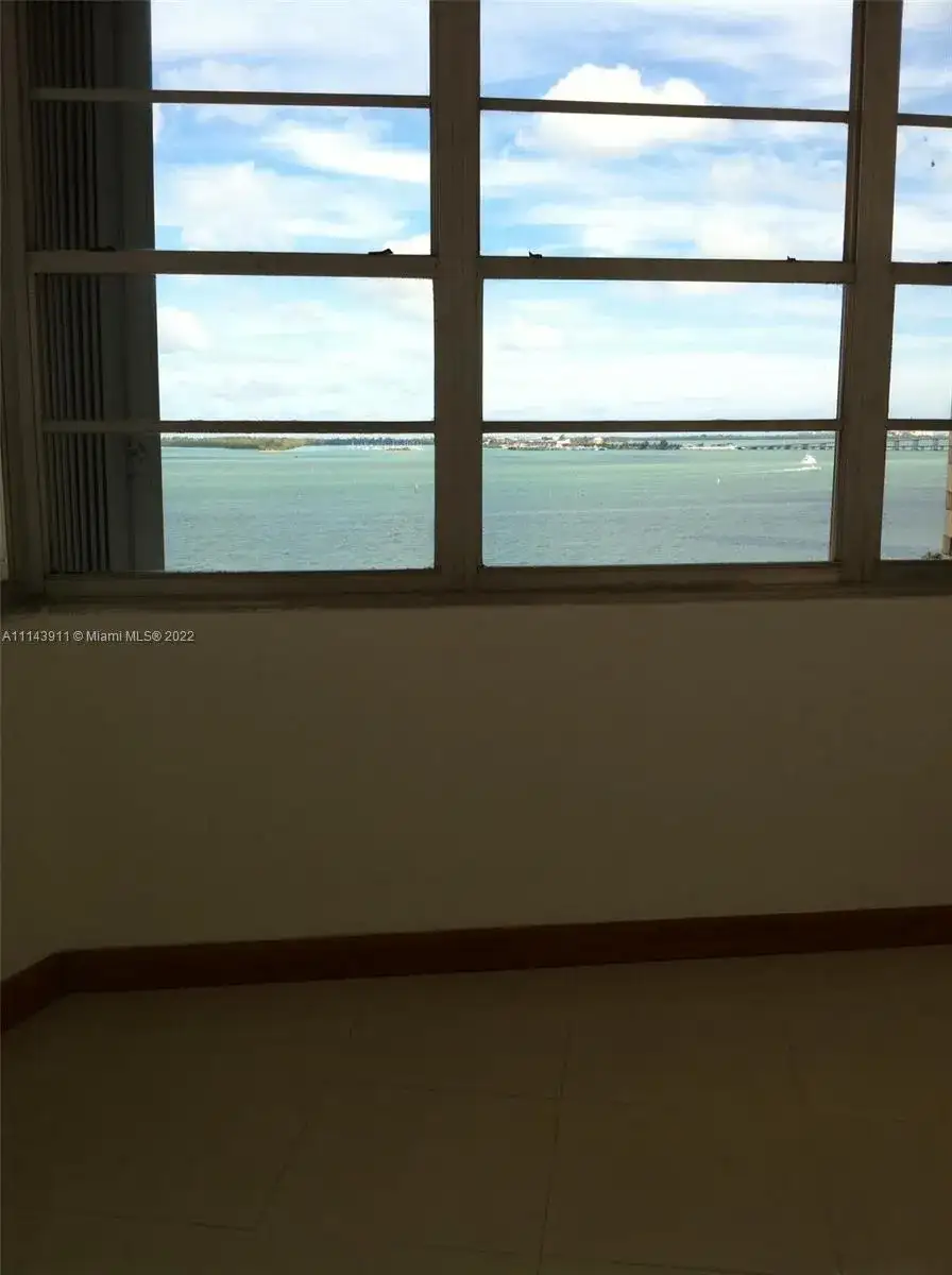 999 Brickell Bay Dr # 904, Miami FL 33131 photo 3