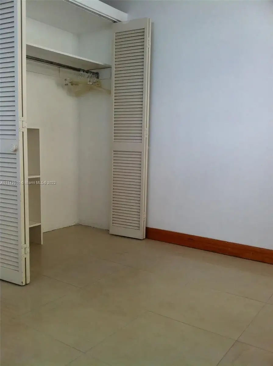 999 Brickell Bay Dr # 904, Miami FL 33131 photo 4