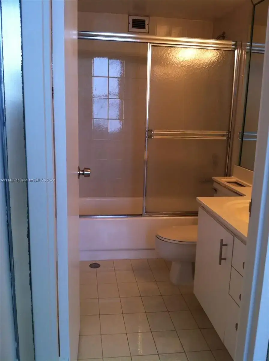 999 Brickell Bay Dr # 904, Miami FL 33131 photo 5