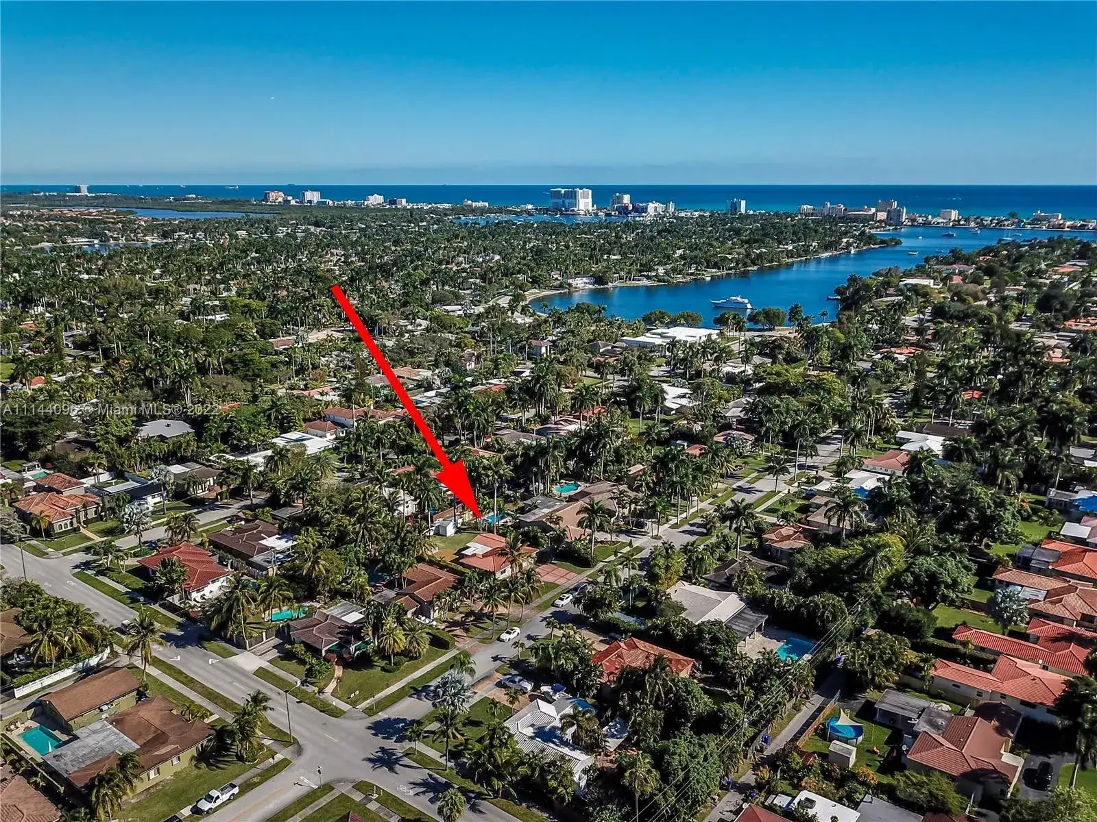 1339 Jefferson St, Hollywood FL 33019 photo 2