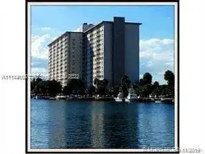 400 Kings Point Dr # 307, Sunny Isles Beach FL 33160 photo 4