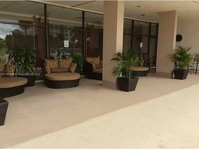 400 Kings Point Dr # 307, Sunny Isles Beach FL 33160 photo 5