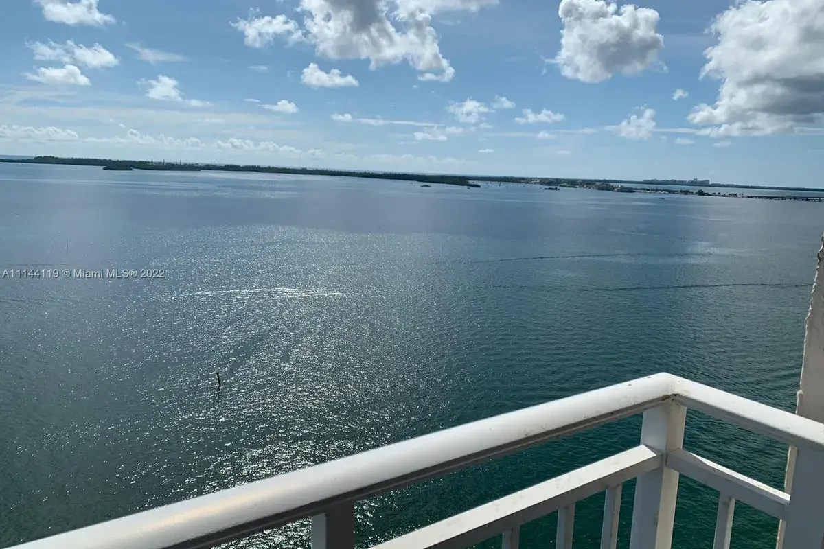 770 Claughton Island Dr # 17, Miami FL 33131
