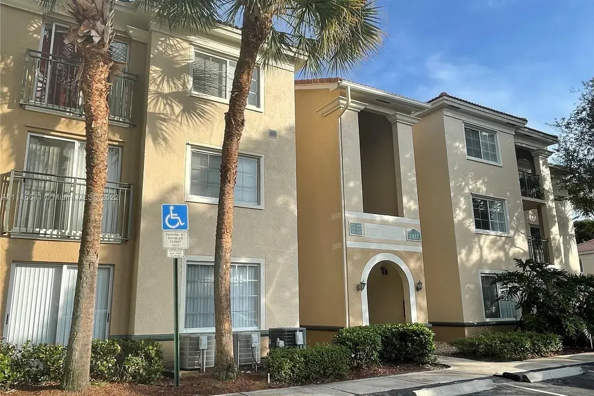 2457 Centergate Dr # 207, Miramar FL 33025