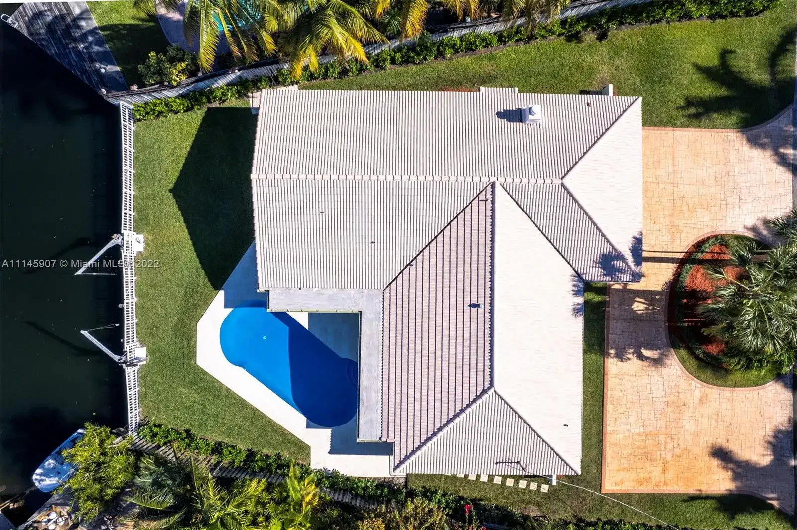 3351 NE 164th St, North Miami Beach FL 33160 photo 2
