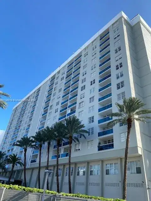 2 bedroom 2 bath Residential for sale at 6770 Indian Creek Dr # 8E, Miami Beach FL 33141