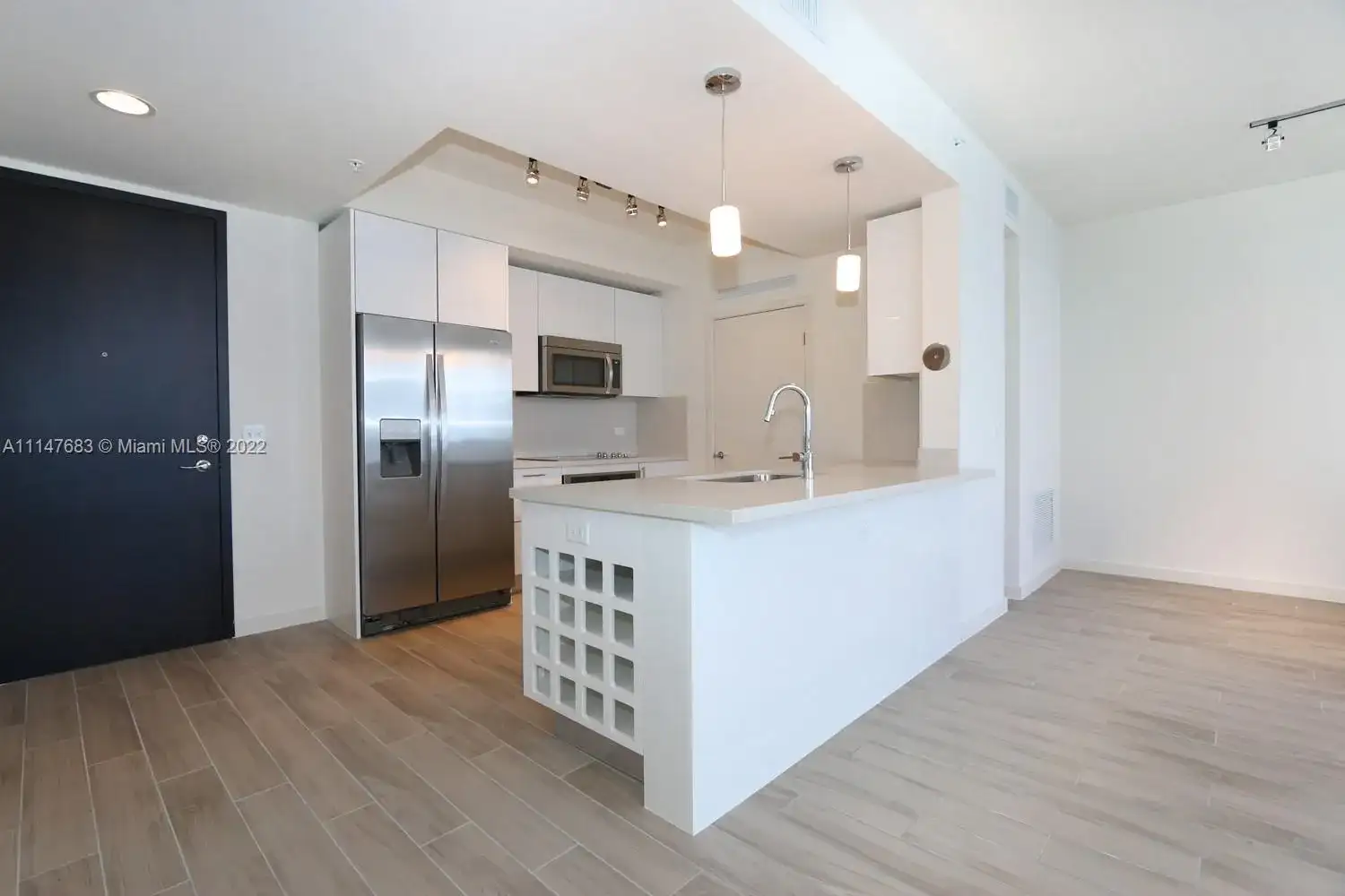 999 SW 1st Ave # 3015, Miami FL 33130 photo 2