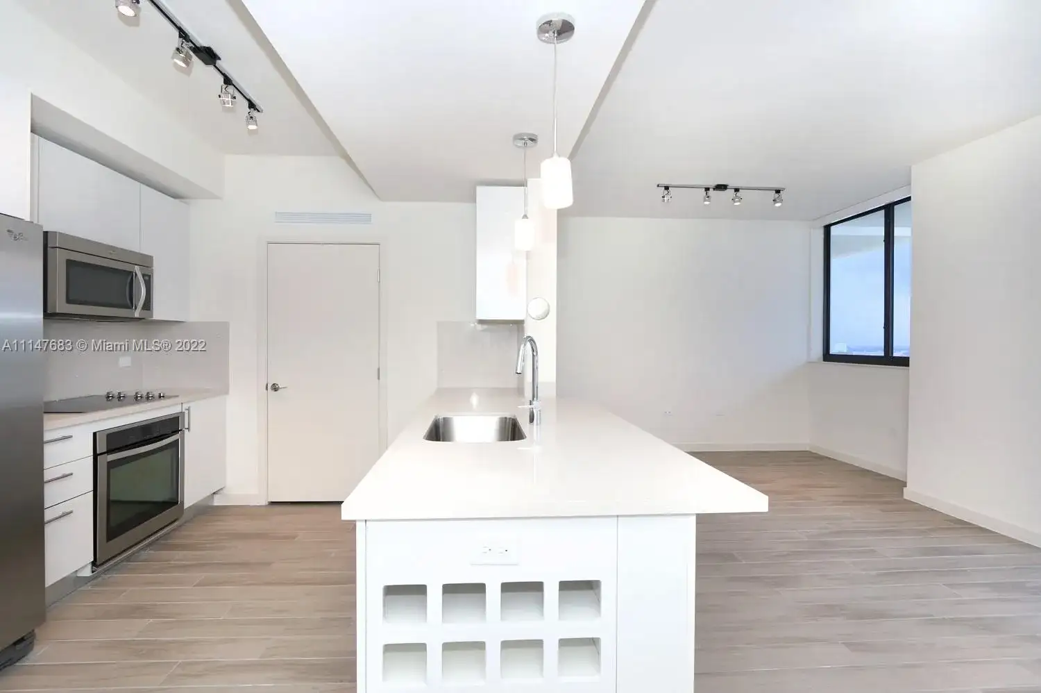 999 SW 1st Ave # 3015, Miami FL 33130 photo 3