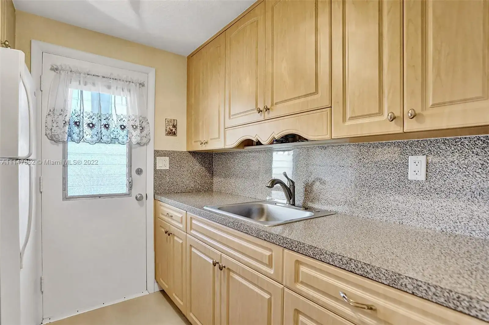 17090 NE 14th Ave # 206, North Miami Beach FL 33162 photo 3