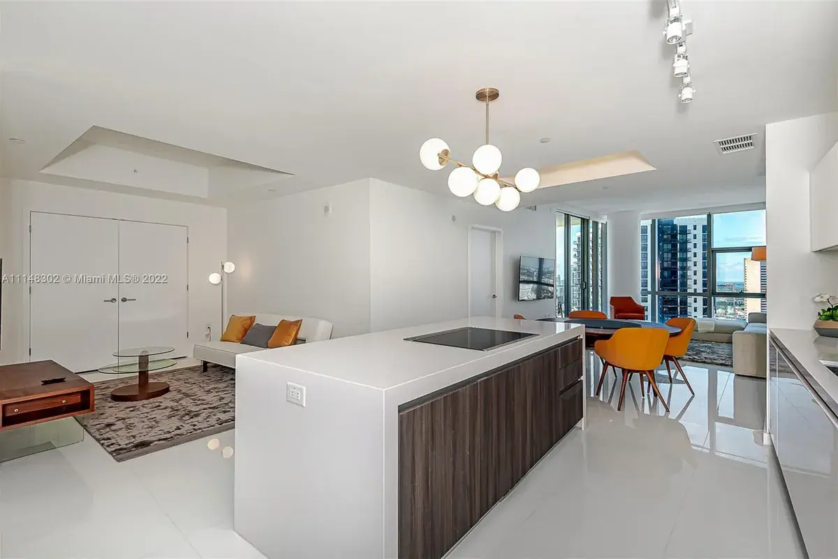 851 NE 1st Ave # 3412, Miami FL 33132