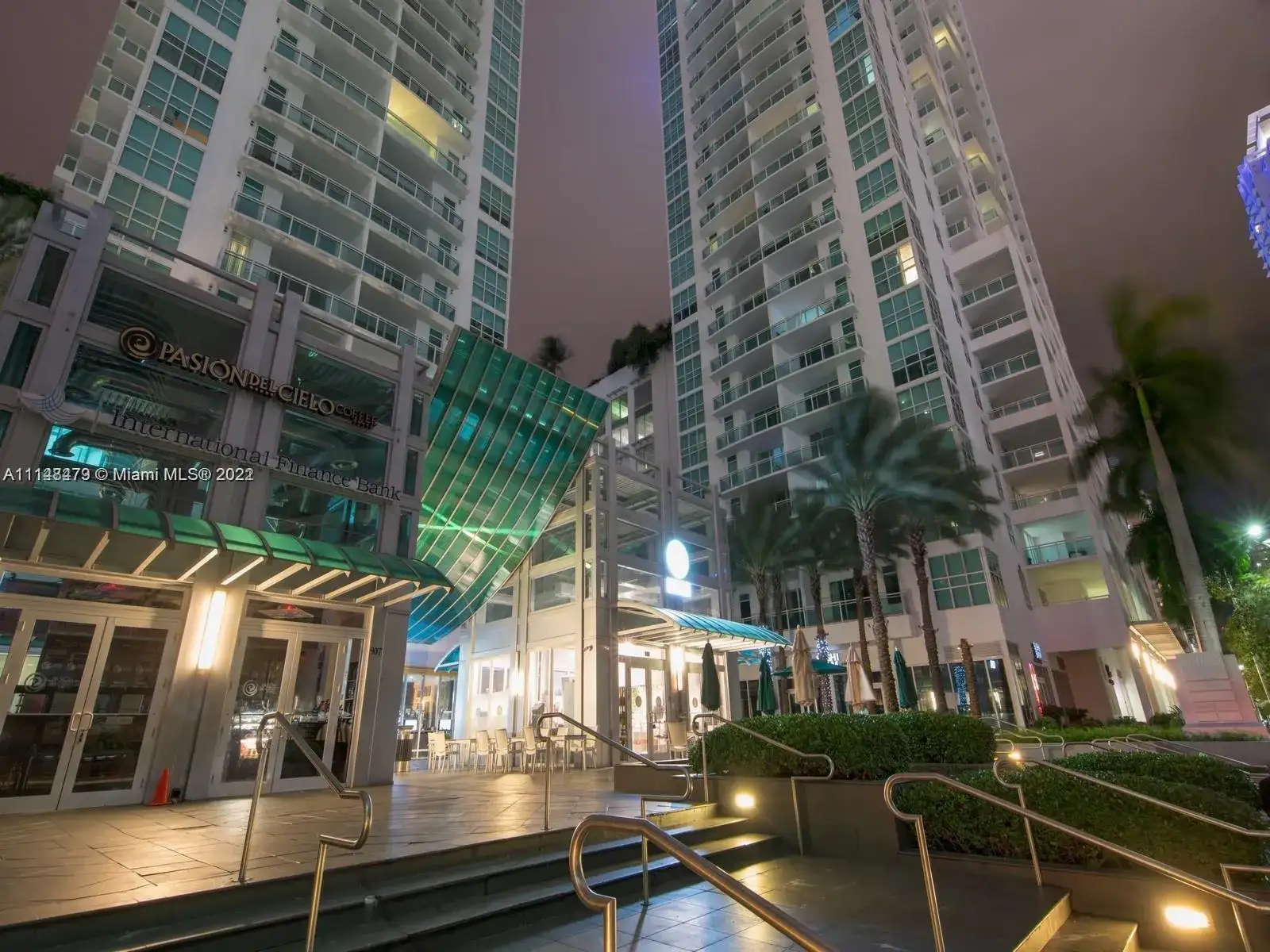 951 Brickell Ave # 3403, Miami FL 33131 photo 2
