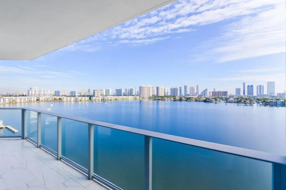17111 Biscayne Blvd # 1009, North Miami Beach FL 33160