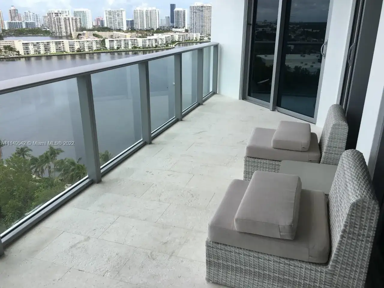 17301 Biscayne Blvd # 1506, North Miami Beach FL 33160 photo 2
