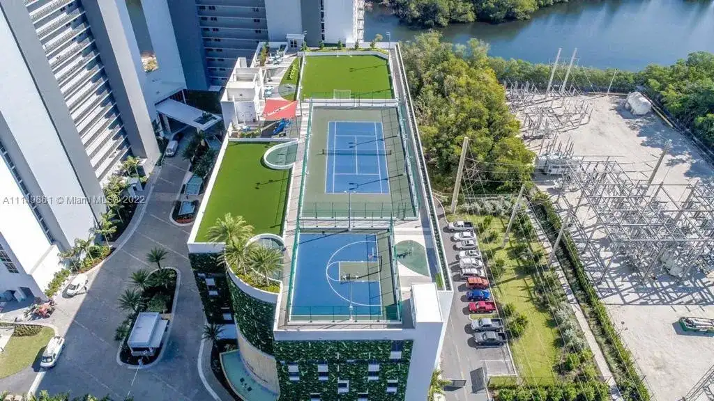 16385 Biscayne Blvd # 1218, North Miami Beach FL 33160 photo 2
