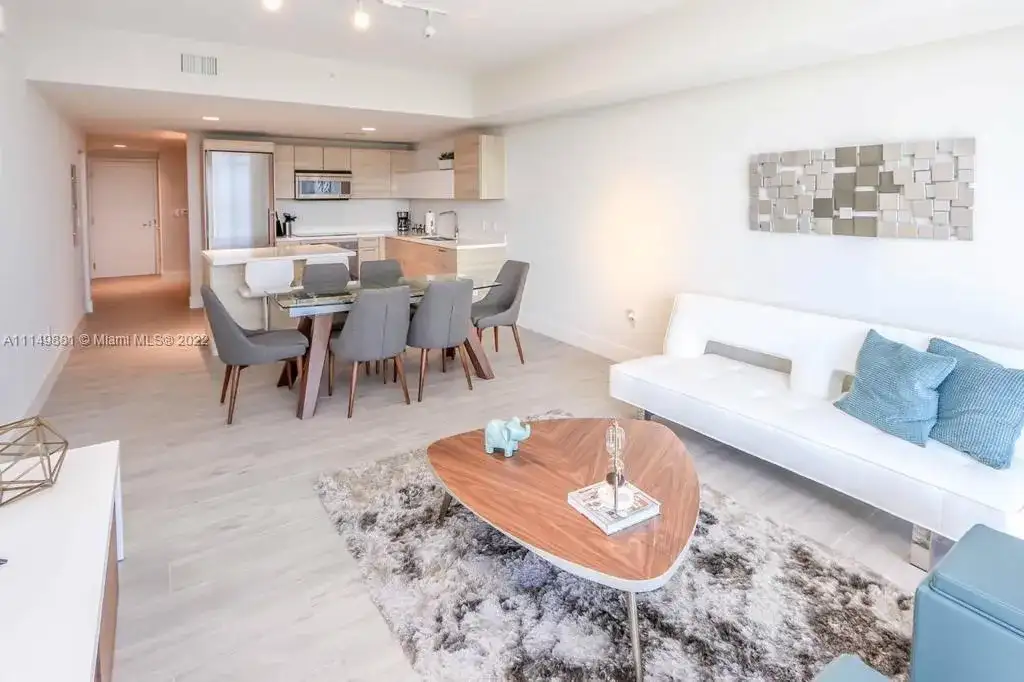 16385 Biscayne Blvd # 1218, North Miami Beach FL 33160 photo 3