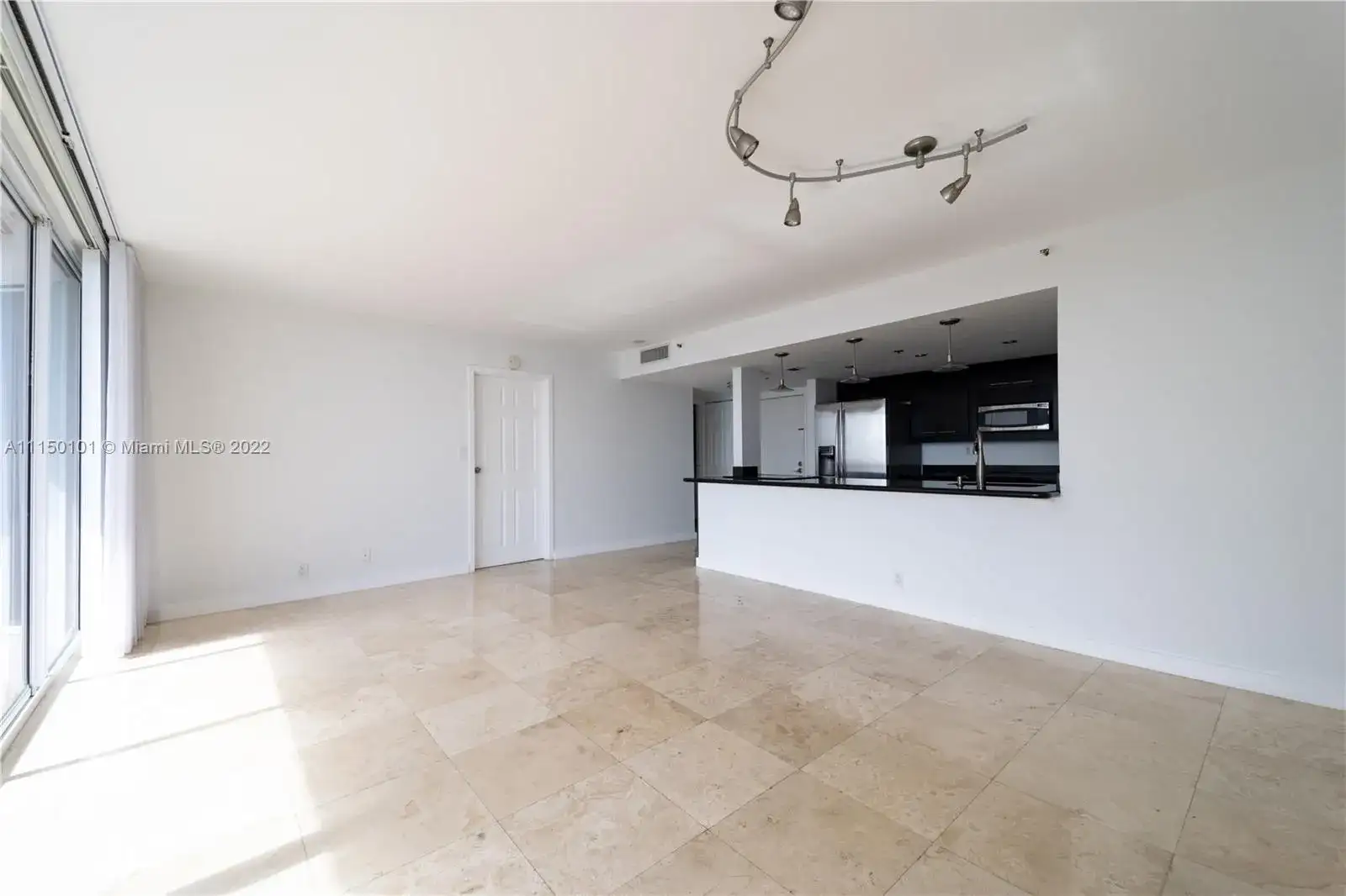 7601 E Treasure Dr # 1523, North Bay Village FL 33141 photo 4