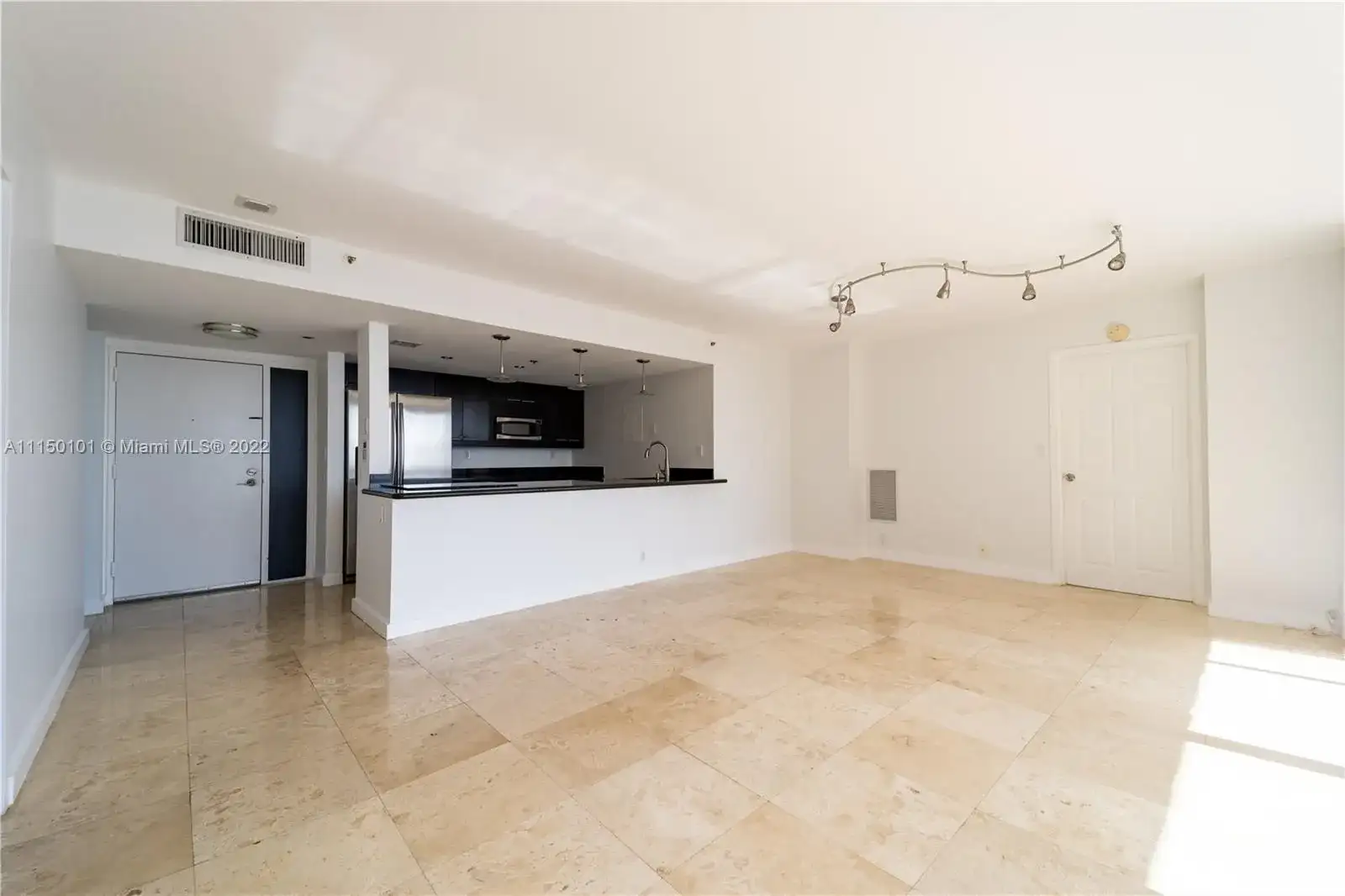 7601 E Treasure Dr # 1523, North Bay Village FL 33141 photo 5