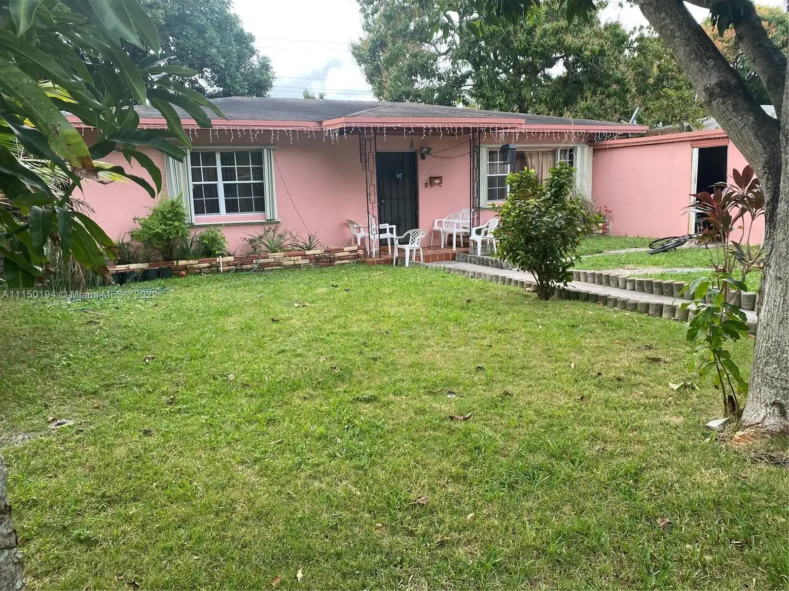 16234 NE 9th Ct, North Miami Beach FL 33162 photo 2