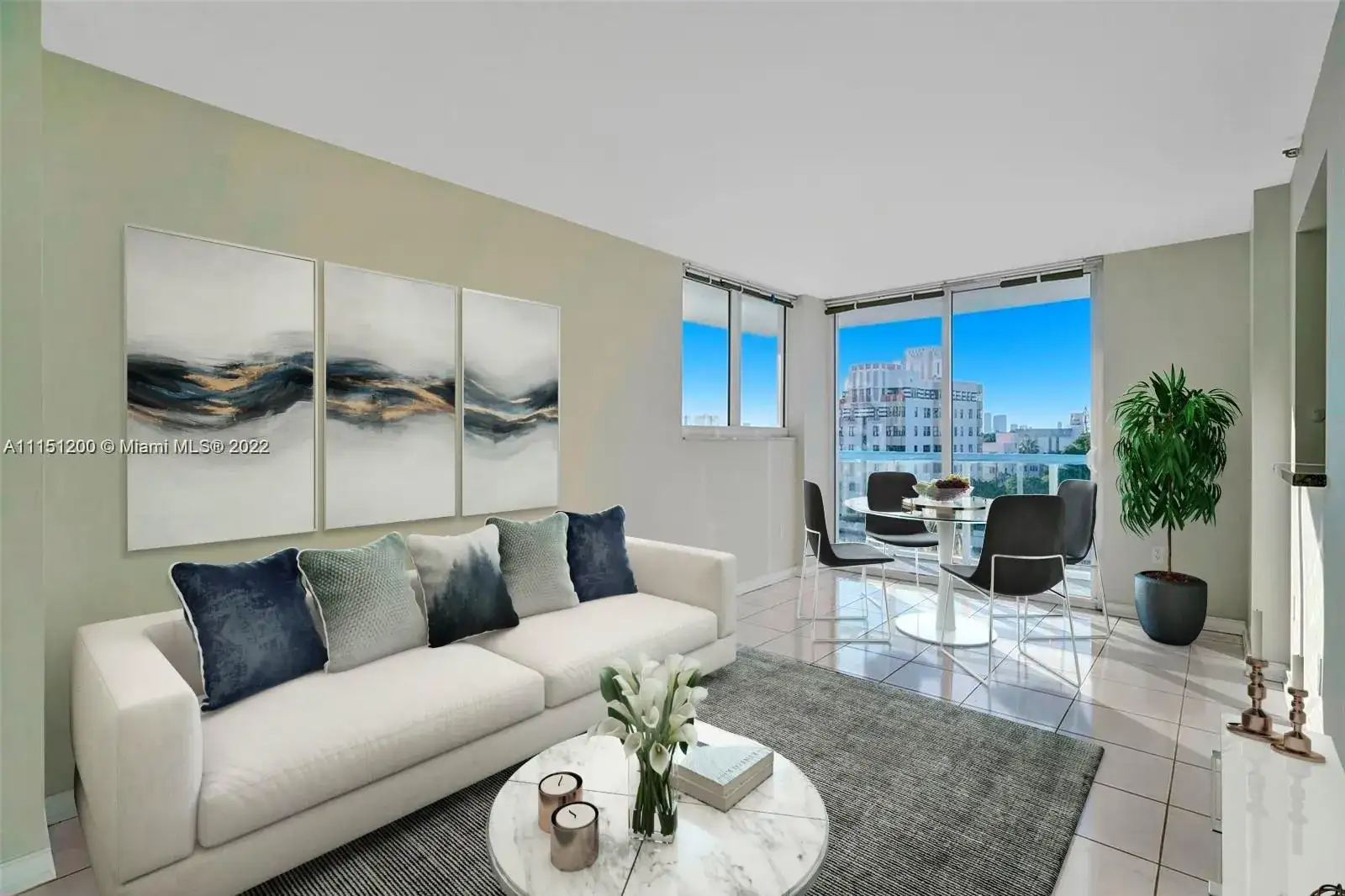 2457 Collins Ave # 606, Miami Beach FL 33140 photo 2