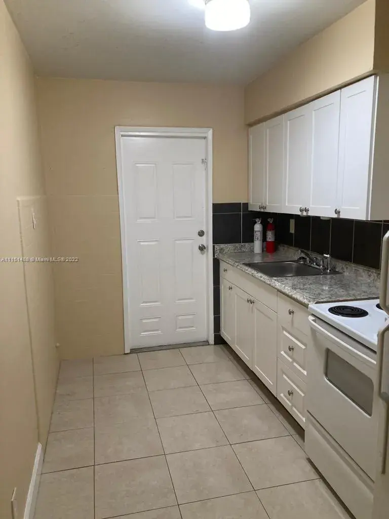 704 SE 21st St # 4, Fort Lauderdale FL 33316