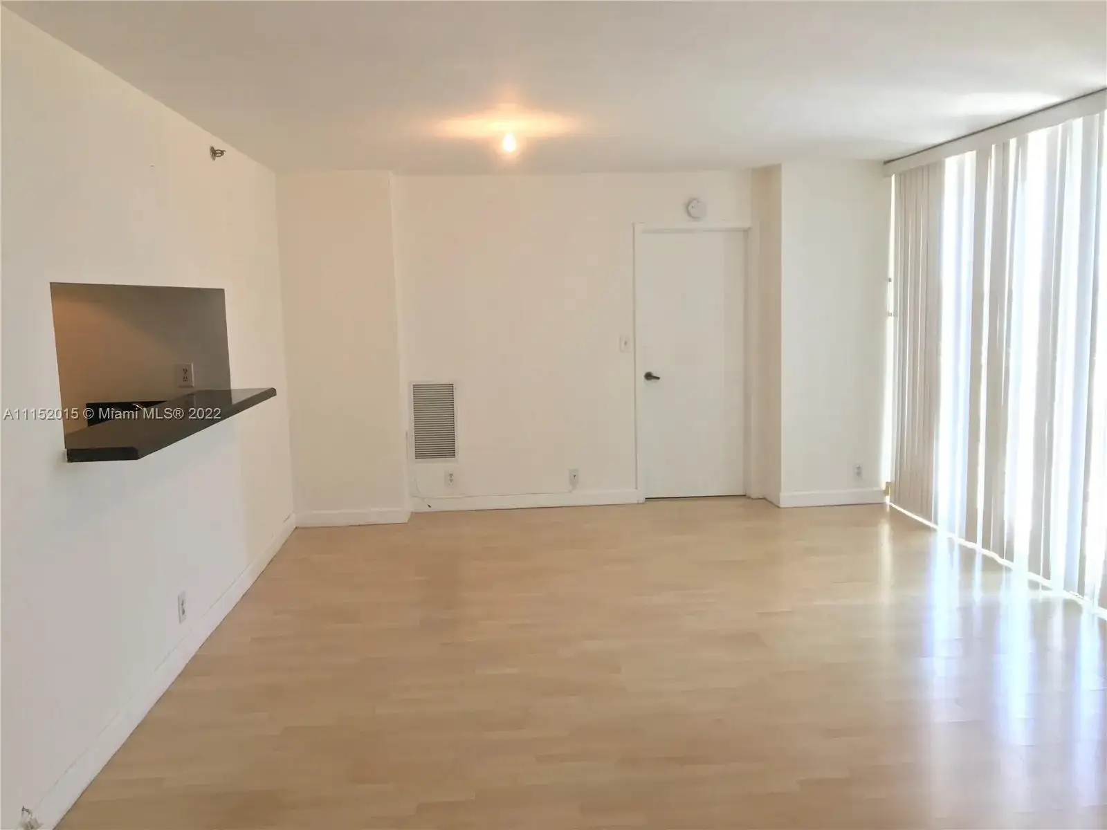 7601 E Treasure Dr # 923, North Bay Village FL 33141 photo 4