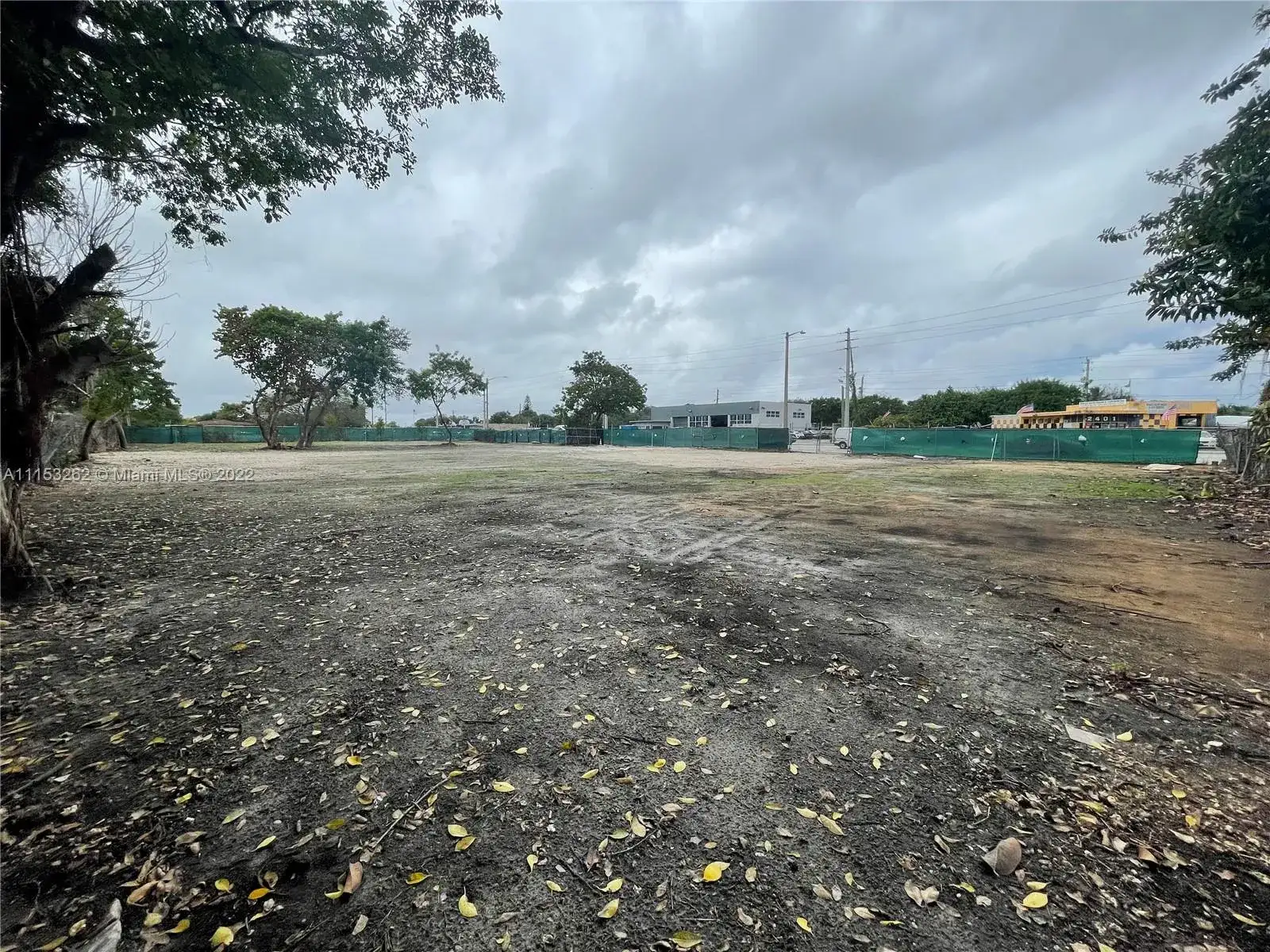 525 W Pembroke Rd, Hallandale Beach FL 33009 photo 3