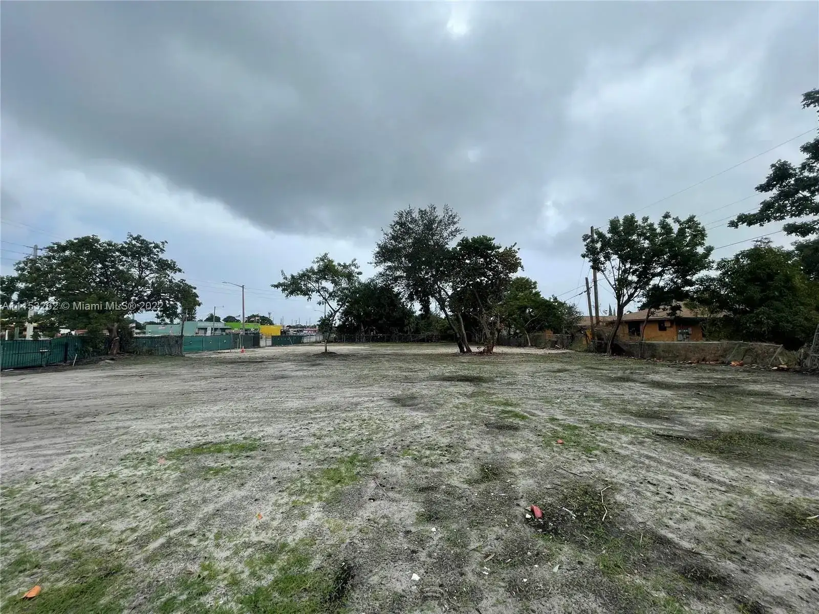 525 W Pembroke Rd, Hallandale Beach FL 33009 photo 4