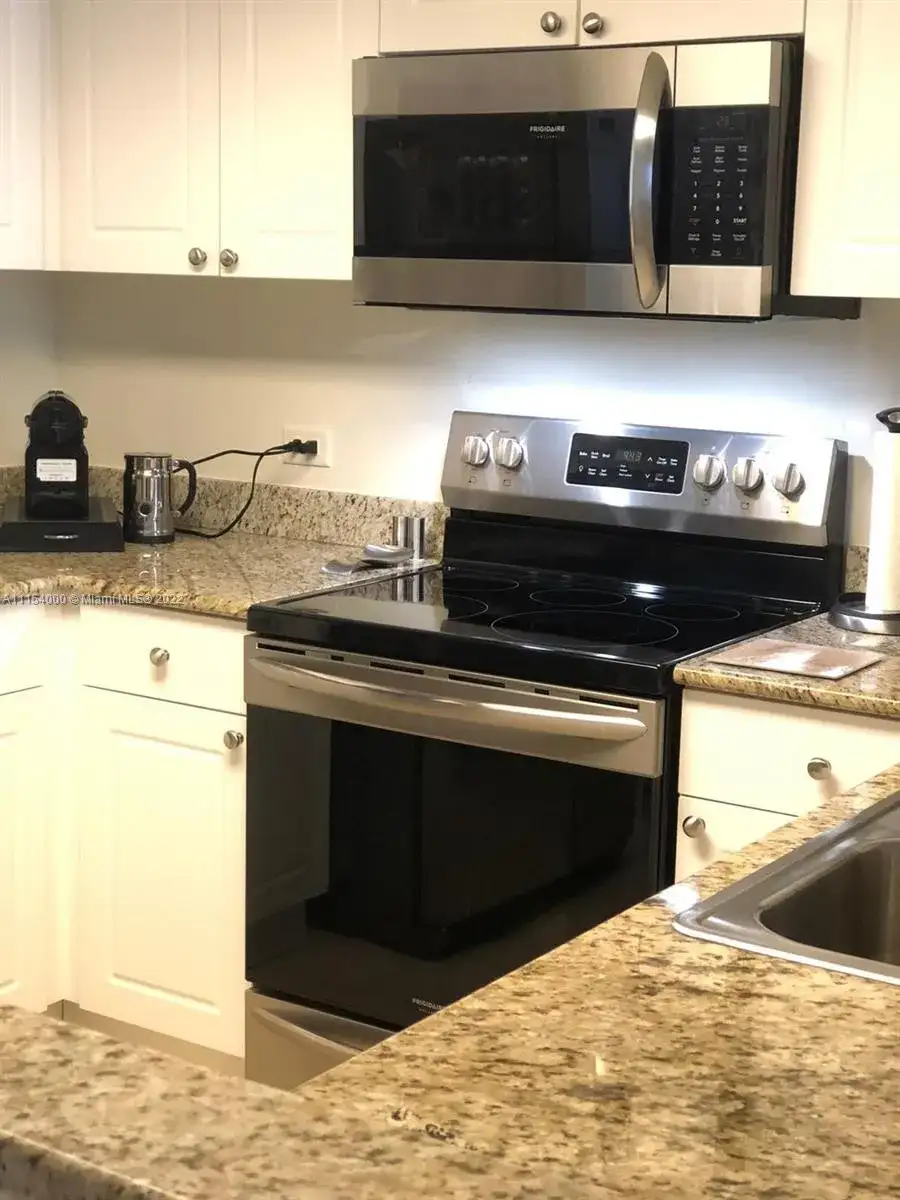 19501 W Country Club Dr # 2106, Aventura FL 33180 photo 5